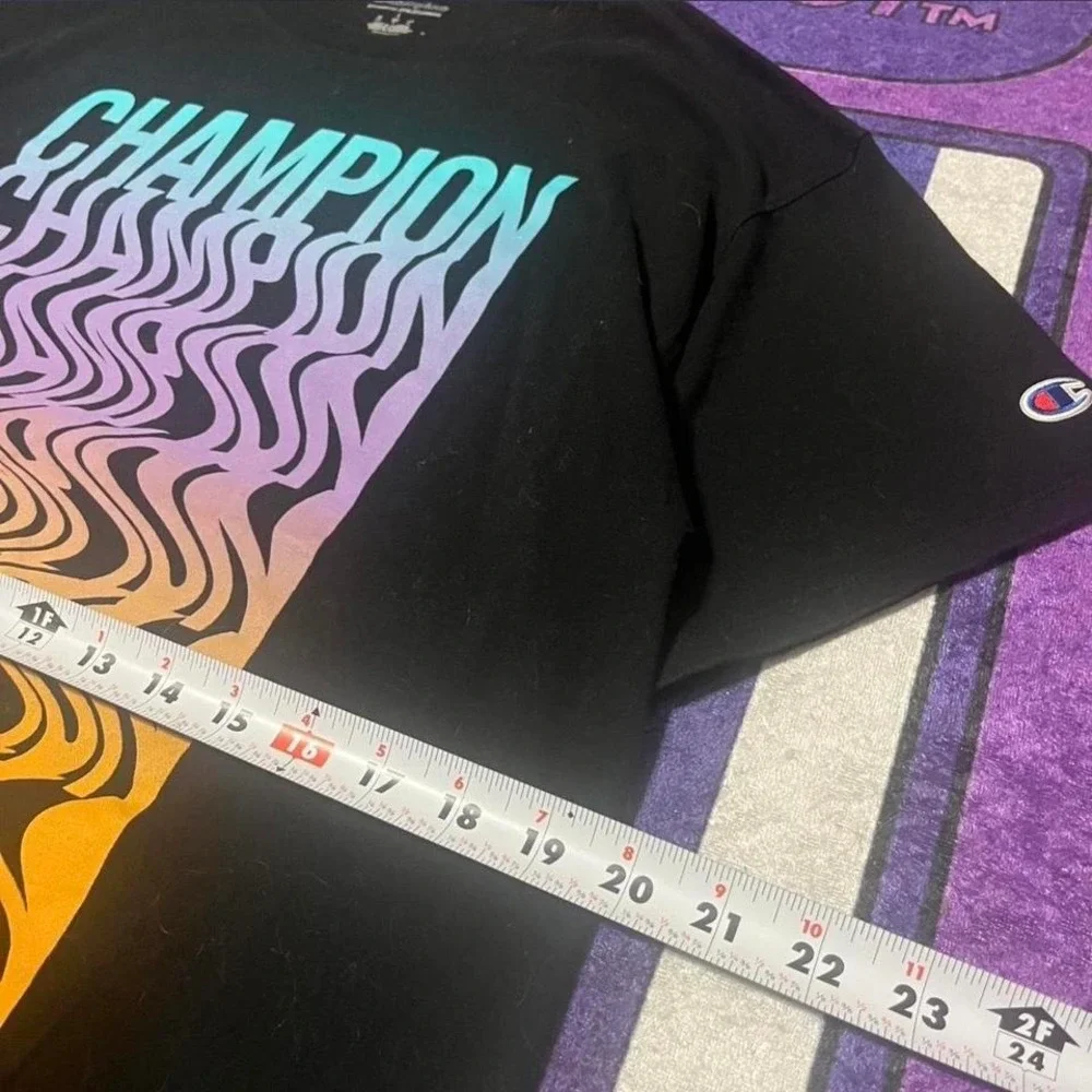Large streetwear black and mixed colors retro champion Tshirt, cool front hit - Picture 3 of 5